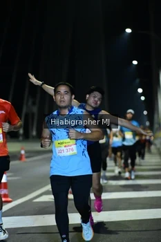 Runner Photo 2046385