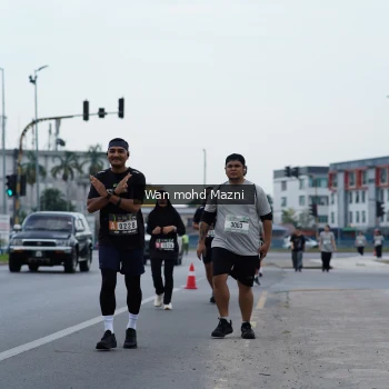 Runner Photo 2046444