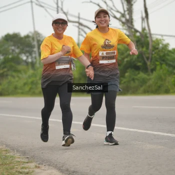 Runner Photo 2046474