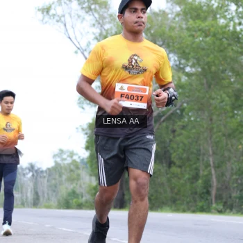 Runner Photo 2046543