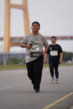 Runner Photo 2046576