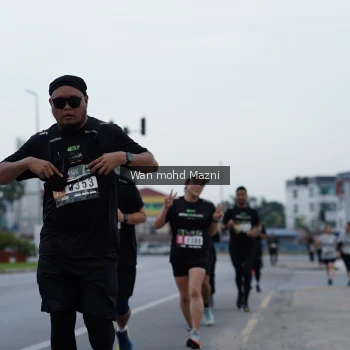 Runner Photo 2046644