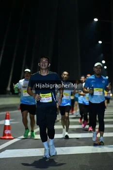 Runner Photo 2046711