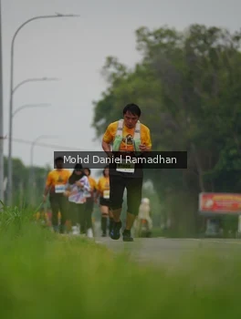 Runner Photo 2046756