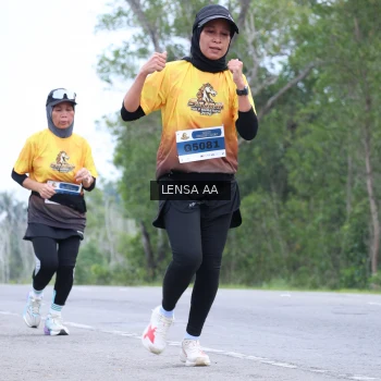 Runner Photo 2046875