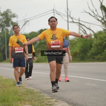Runner Photo 2046900