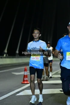 Runner Photo 2046981
