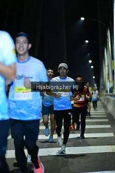 Runner Photo 2047206
