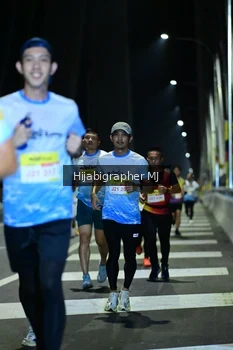 Runner Photo 2047234