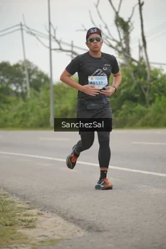 Runner Photo 2047376