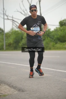 Runner Photo 2047452