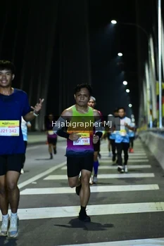 Runner Photo 2047465
