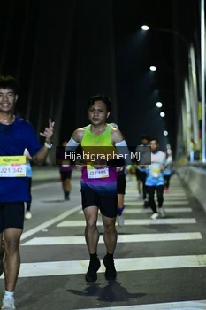 Runner Photo 2047501