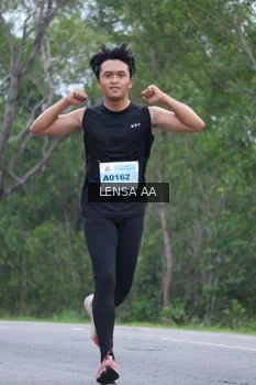Runner Photo 2047660