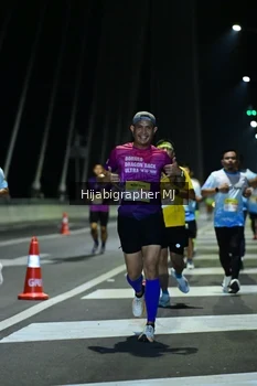 Runner Photo 2047675