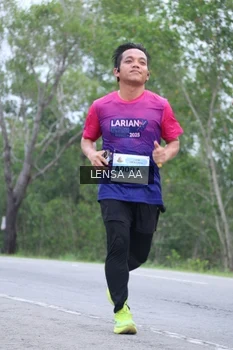 Runner Photo 2047678