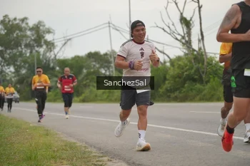 Runner Photo 2047756