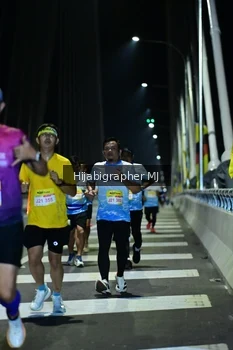 Runner Photo 2047763
