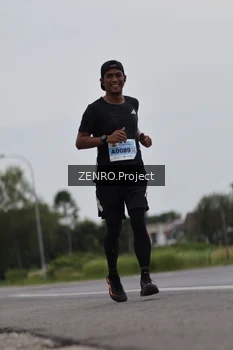 Runner Photo 2047990