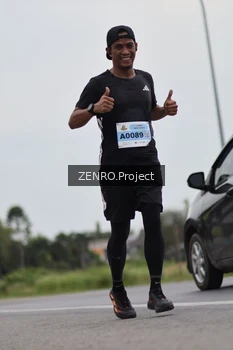 Runner Photo 2048034