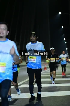 Runner Photo 2048041
