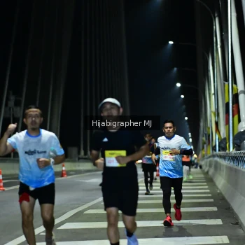 Runner Photo 2048277