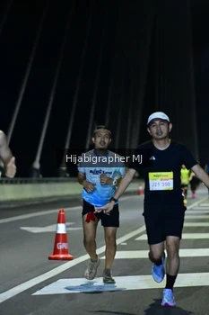 Runner Photo 2048409