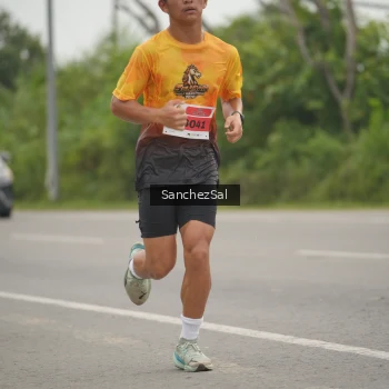 Runner Photo 2048438