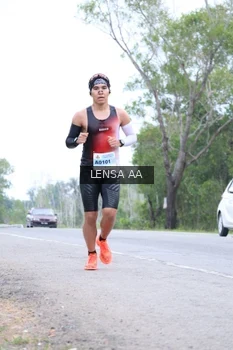 Runner Photo 2048966