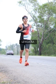 Runner Photo 2049006