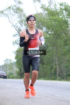 Runner Photo 2049073
