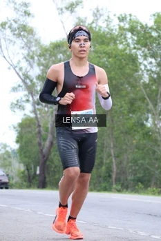 Runner Photo 2049140