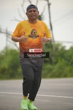 Runner Photo 2049338