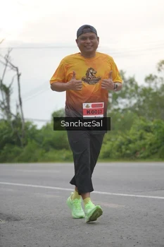 Runner Photo 2049396