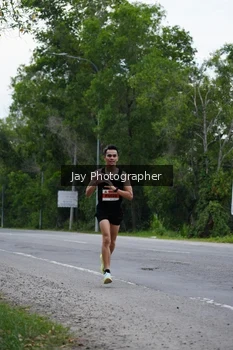 Runner Photo 2049423
