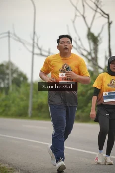 Runner Photo 2049439