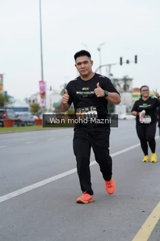 Runner Photo 2049702