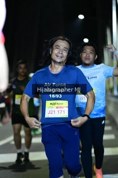 Runner Photo 2049843