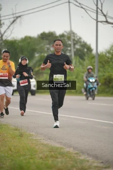 Runner Photo 2049870