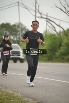Runner Photo 2049889
