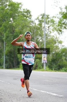 Runner Photo 2049896