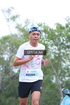 Runner Photo 2049970