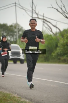 Runner Photo 2049976