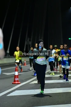 Runner Photo 2050636