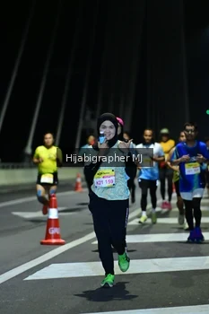 Runner Photo 2050687