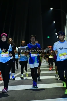 Runner Photo 2050808