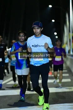 Runner Photo 2050861