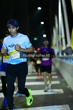 Runner Photo 2050880