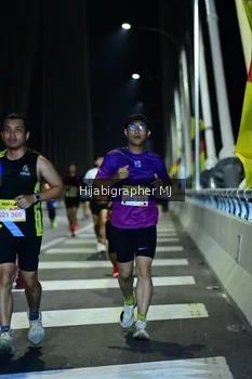 Runner Photo 2050970