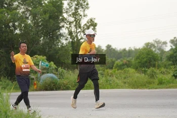 Runner Photo 2051098